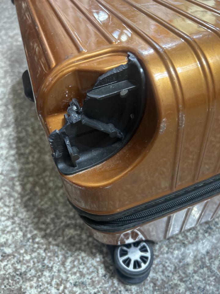 行李箱維修案件圖片