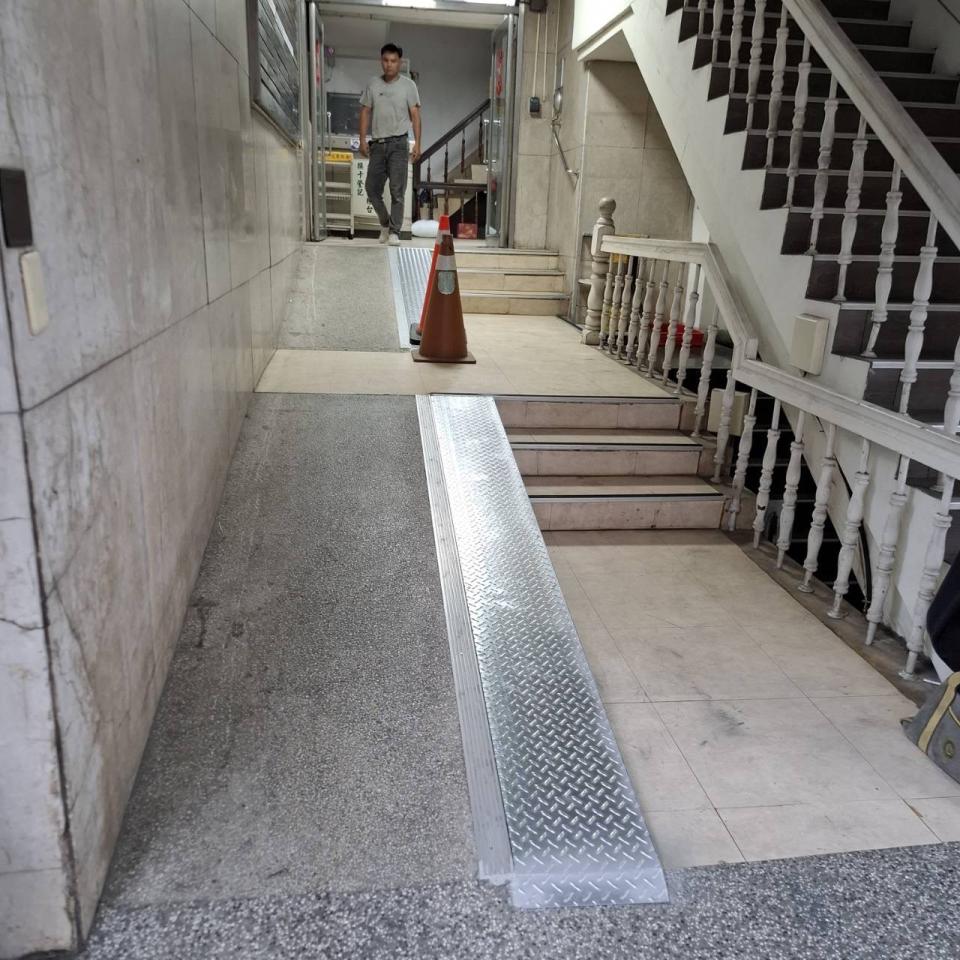地板止滑案件圖片 地板止滑案件圖片