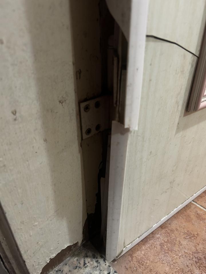 浴室門案件圖片 浴室門案件圖片