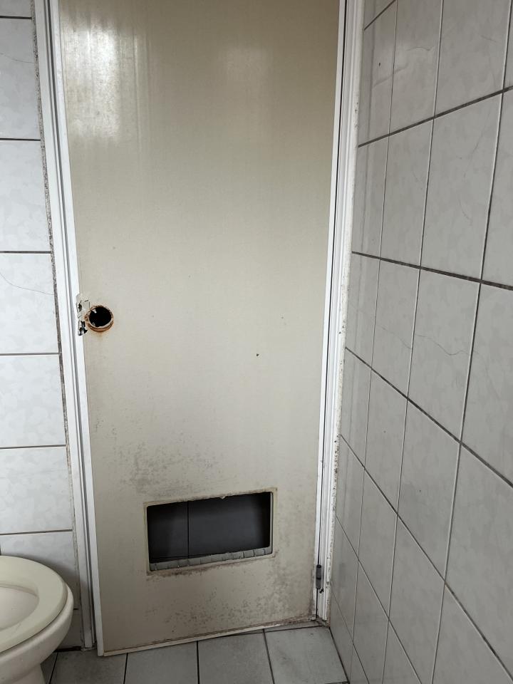浴室門案件圖片