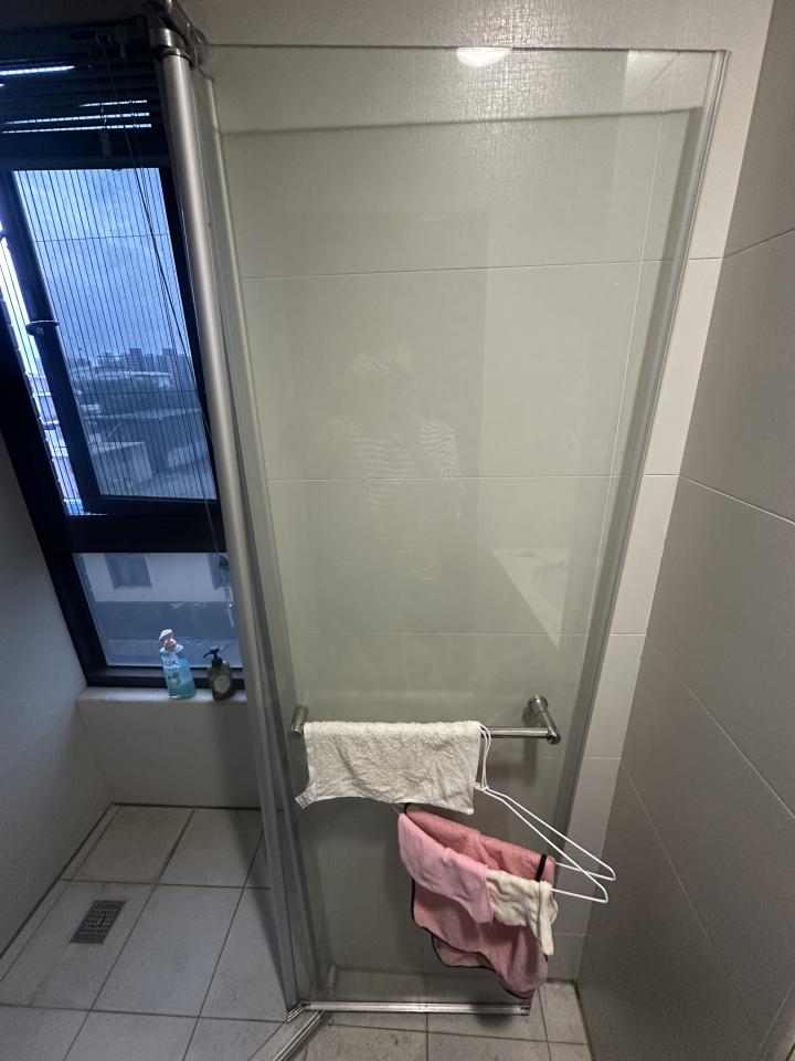 淋浴拉門安裝維修案件圖片 淋浴拉門安裝維修案件圖片