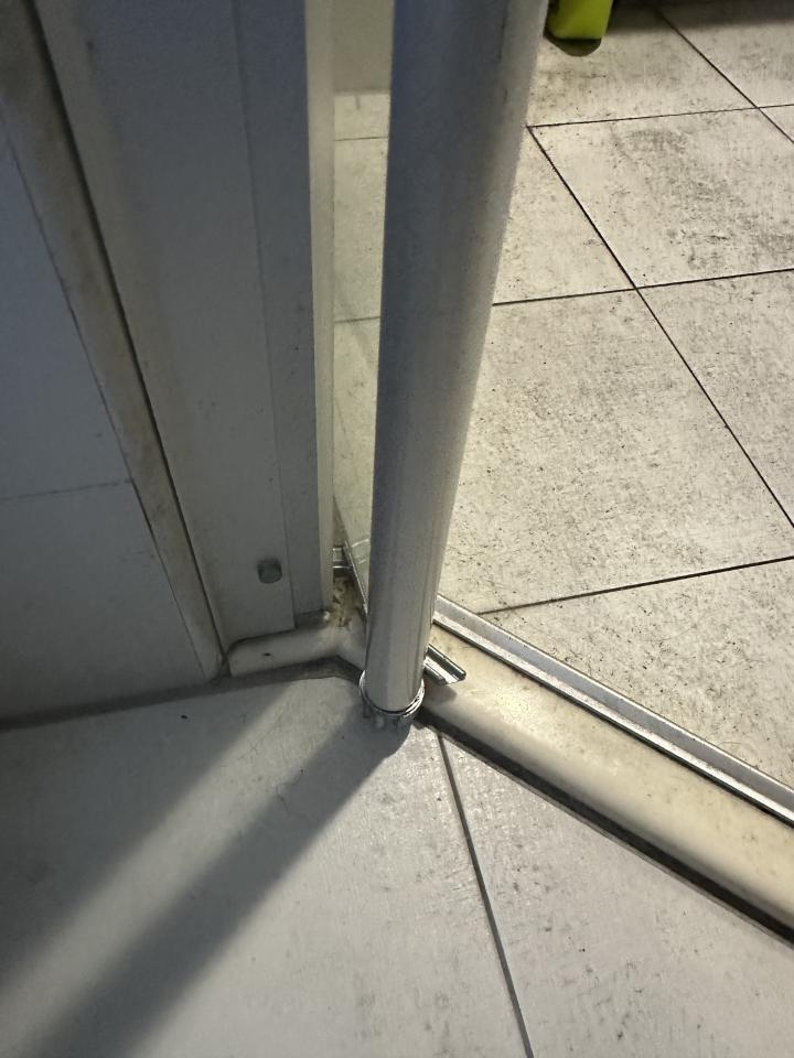 淋浴拉門安裝維修案件圖片 淋浴拉門安裝維修案件圖片