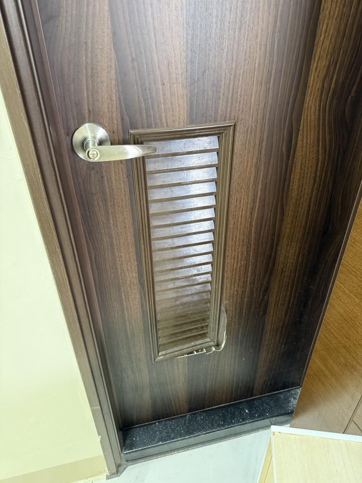 浴室門案件圖片 浴室門案件圖片