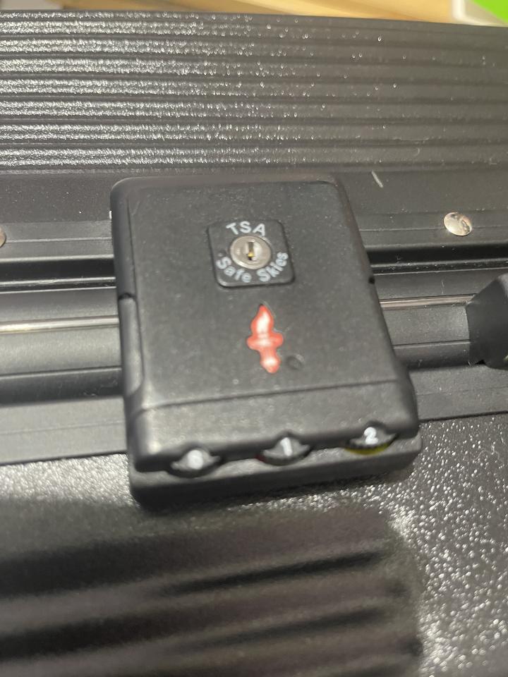 行李箱維修案件圖片