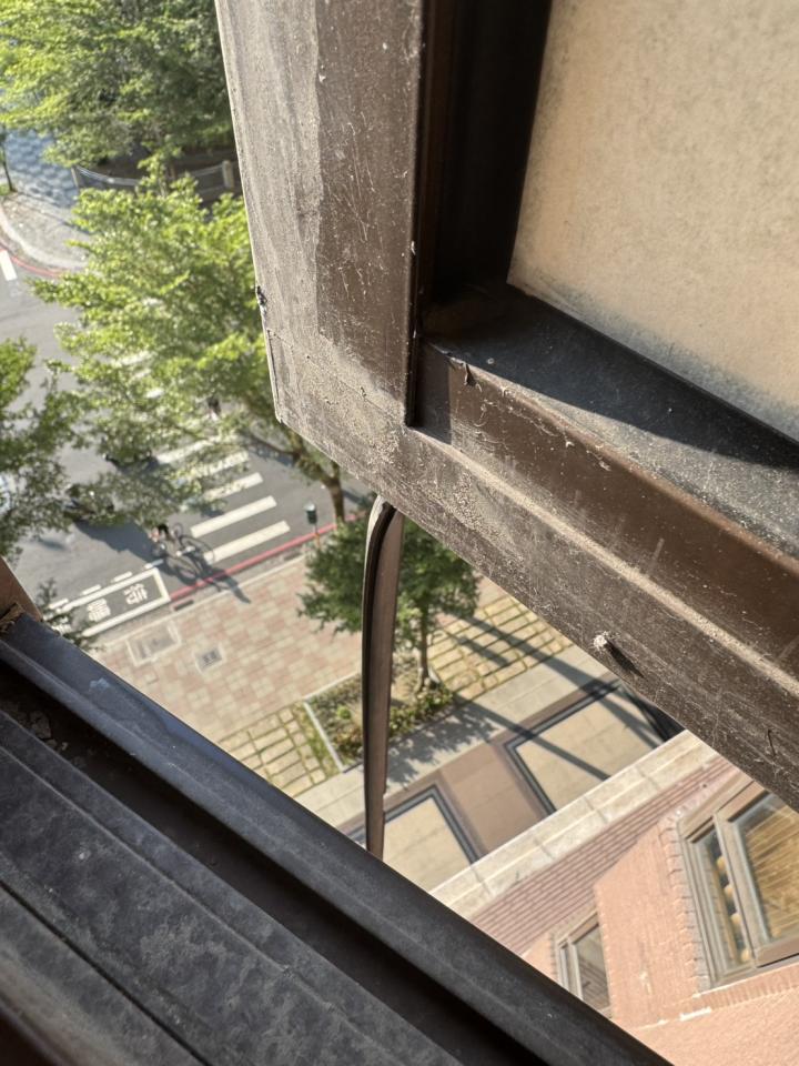 窗戶維修案件圖片