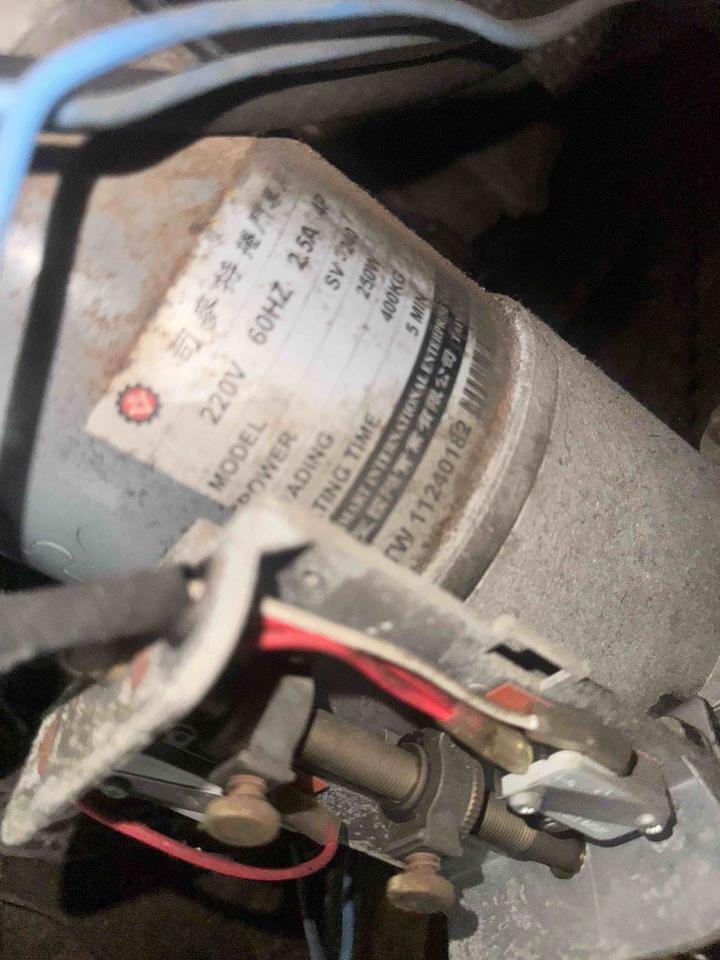 鐵捲門維修案件圖片