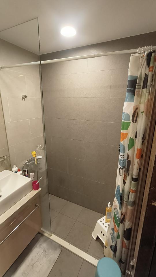 淋浴拉門安裝維修案件圖片