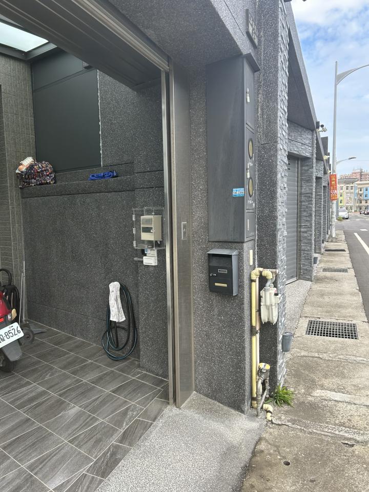 鐵捲門維修案件圖片