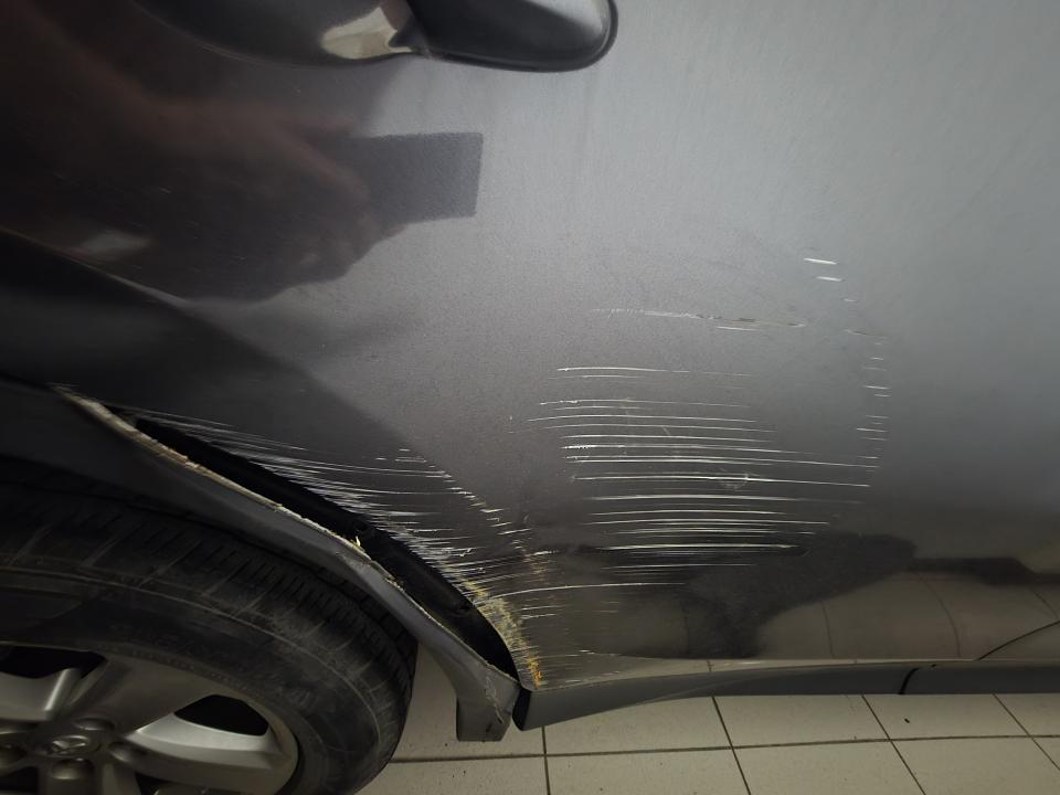 汽車板金烤漆案件圖片