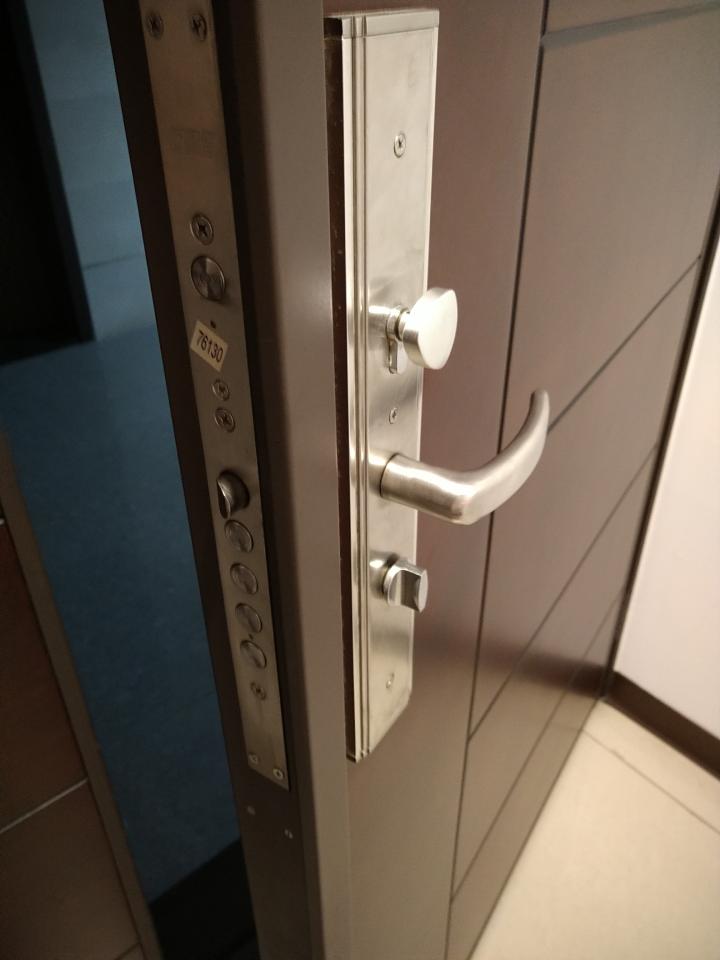 門片維修案件圖片