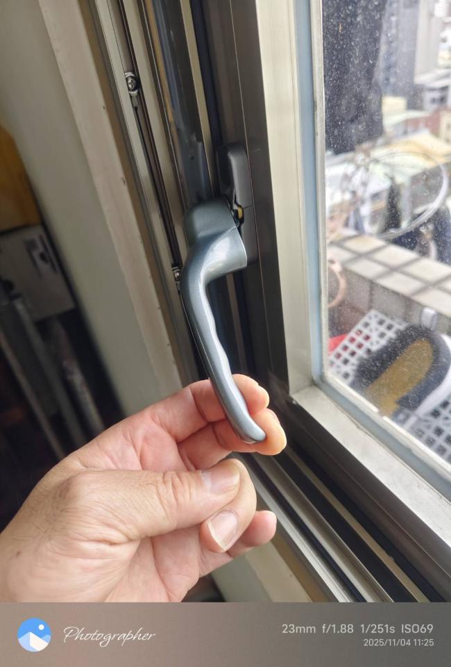窗戶維修案件圖片