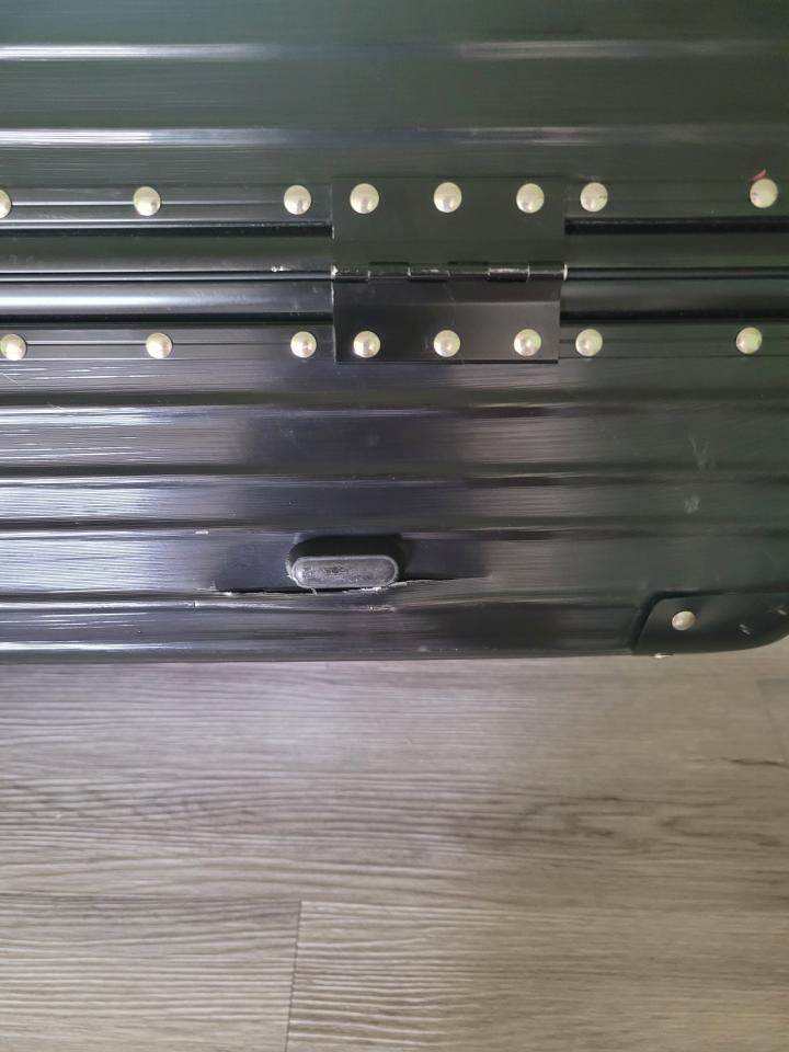 行李箱維修案件圖片