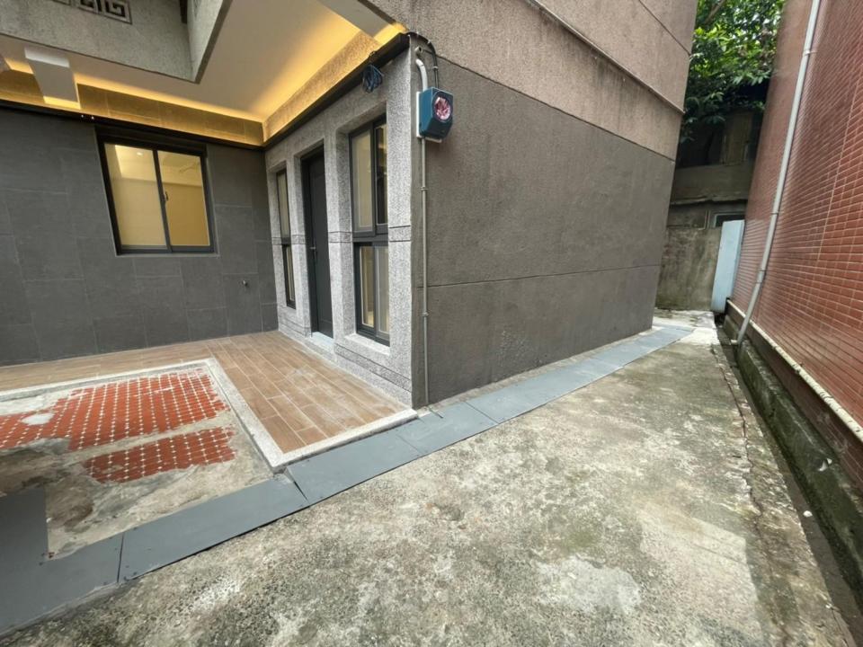 遮雨棚安裝案件圖片