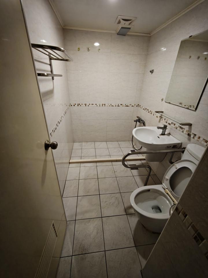 淋浴拉門安裝維修案件圖片