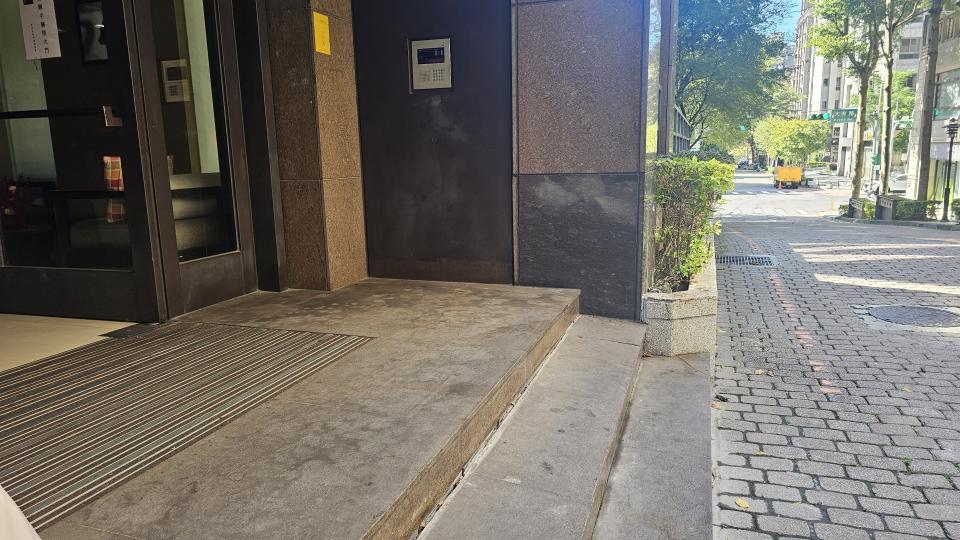 樓梯扶手案件圖片