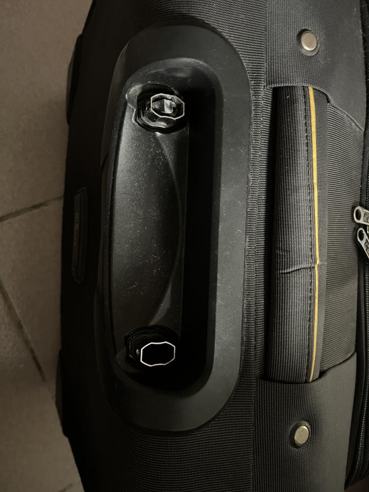 行李箱維修案件圖片