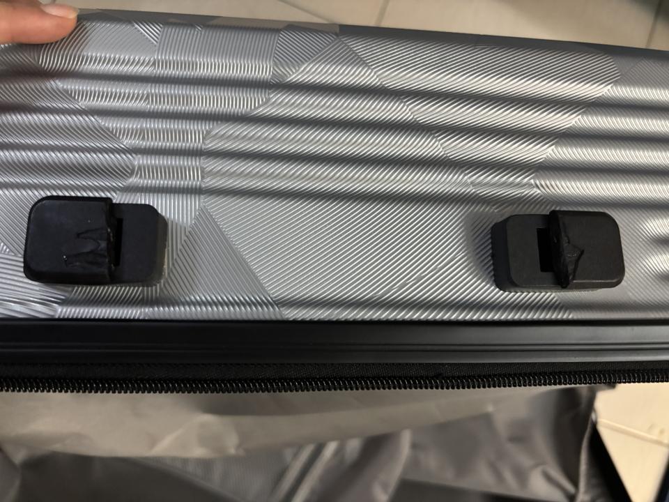 行李箱維修案件圖片