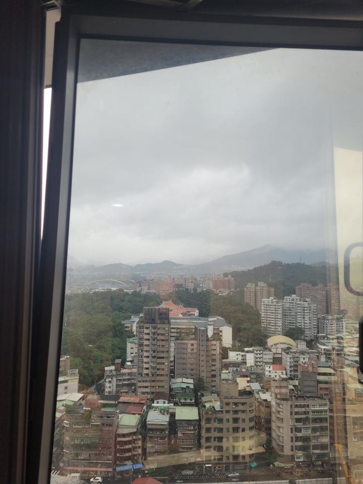 窗戶維修案件圖片