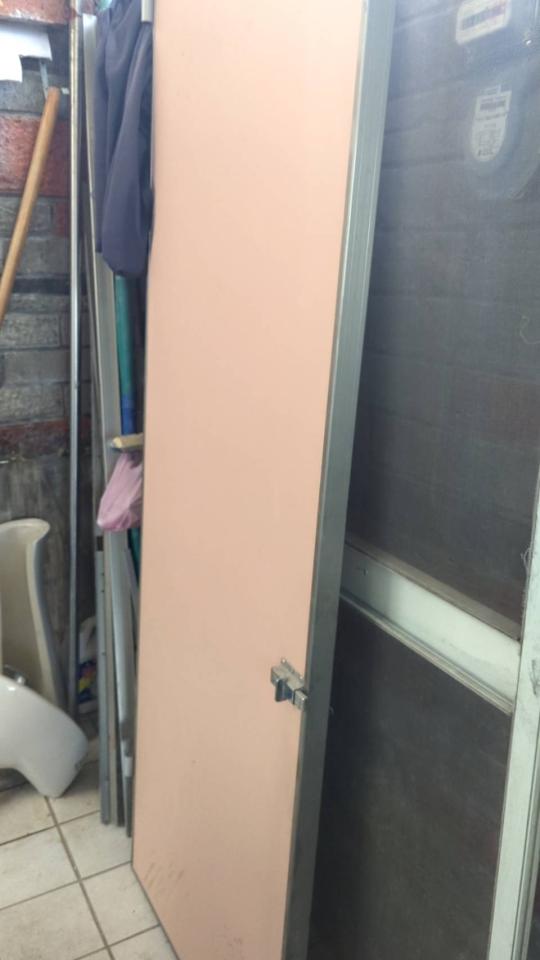 廁所隔間案件圖片