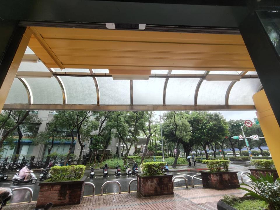 遮雨棚安裝案件圖片