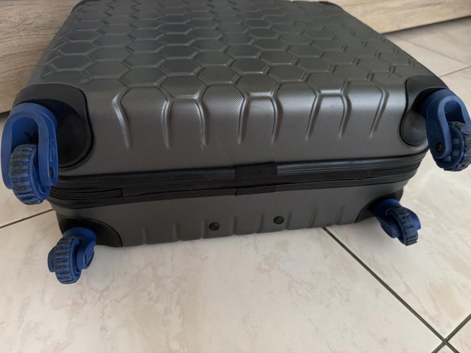 行李箱維修案件圖片