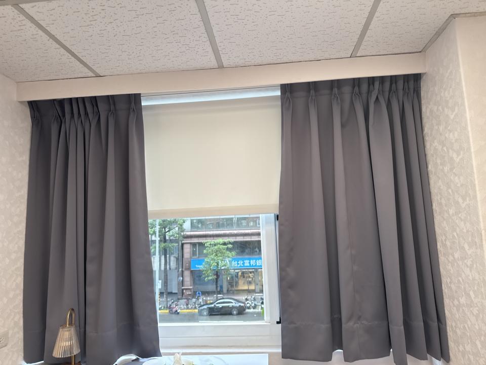 窗簾安裝維修案件圖片