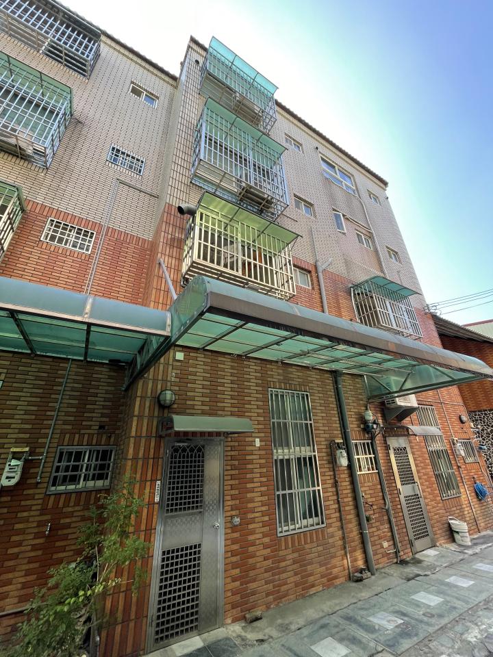 採光罩案件圖片