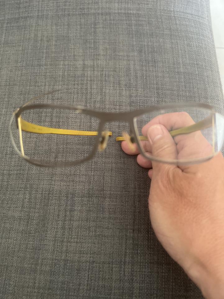 眼鏡維修案件圖片