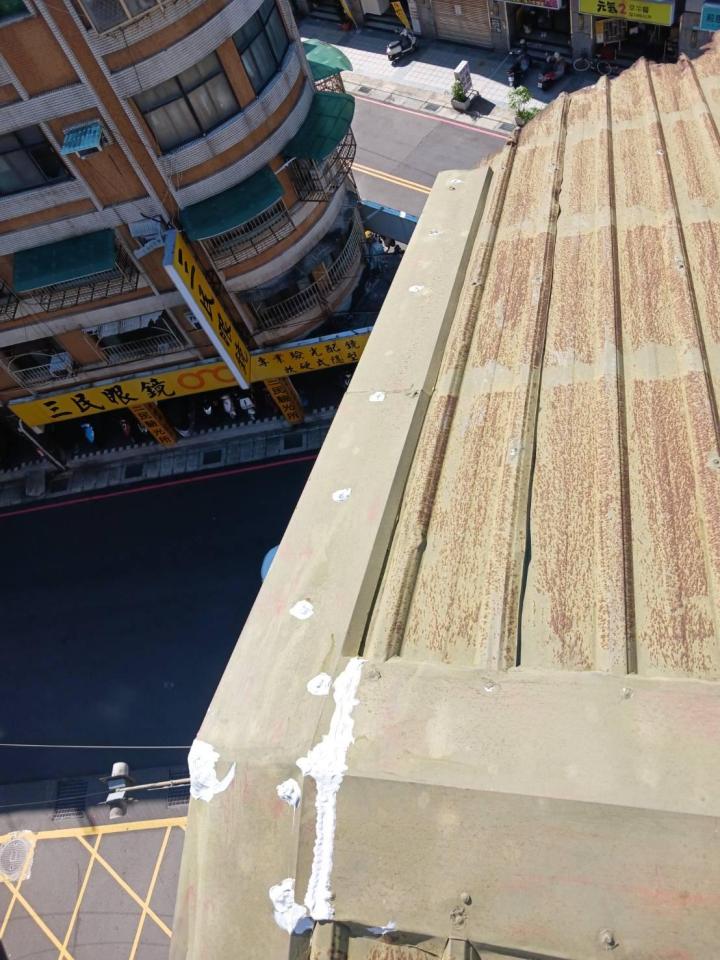 鐵皮屋頂案件圖片