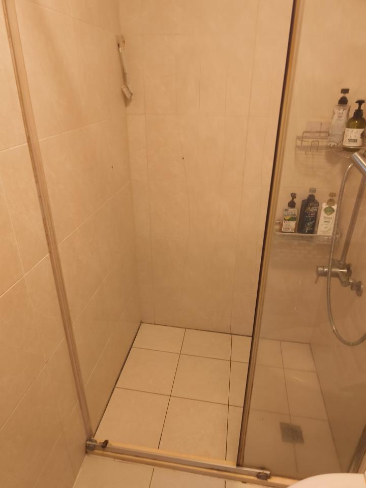 淋浴拉門安裝維修案件圖片