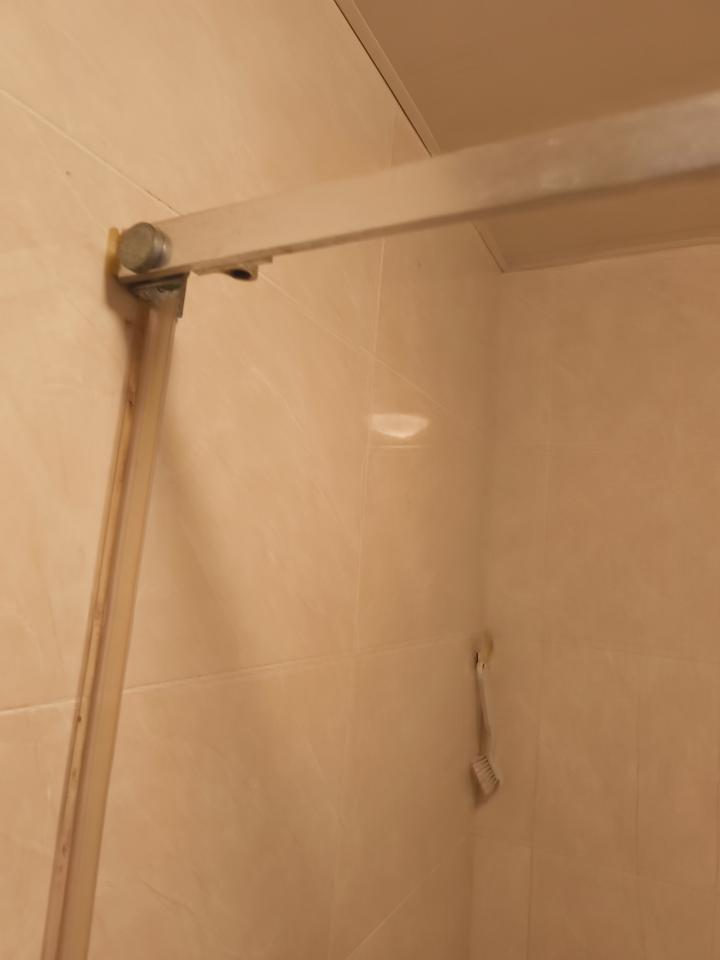 淋浴拉門安裝維修案件圖片