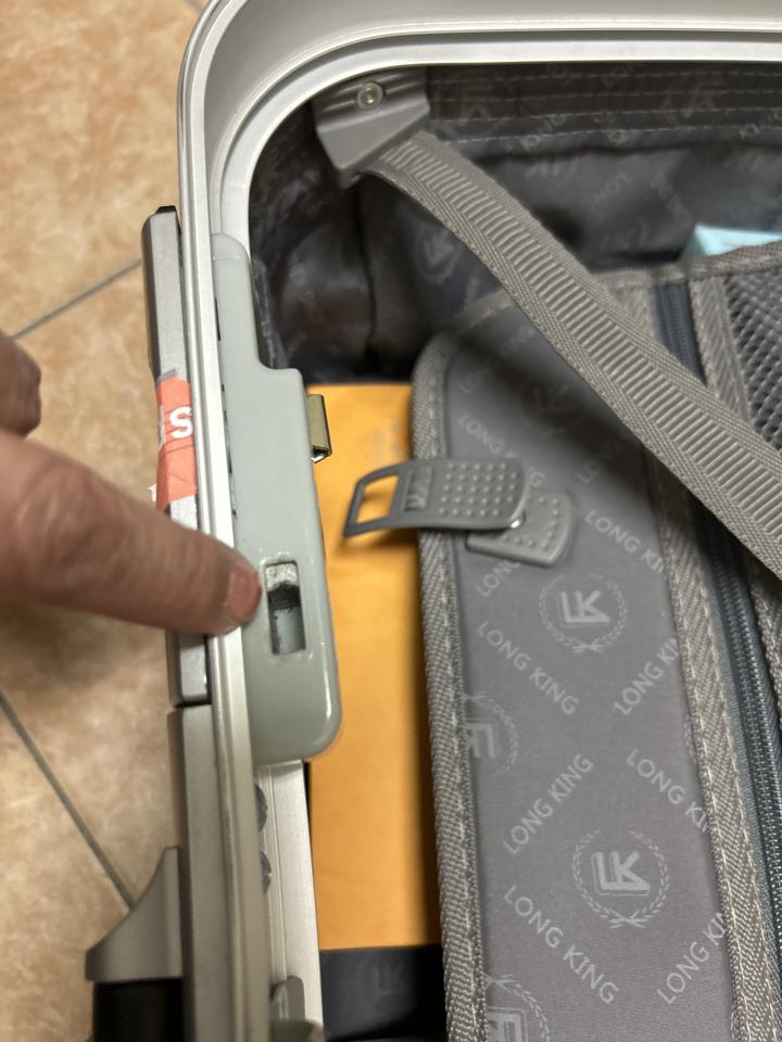 行李箱維修案件圖片