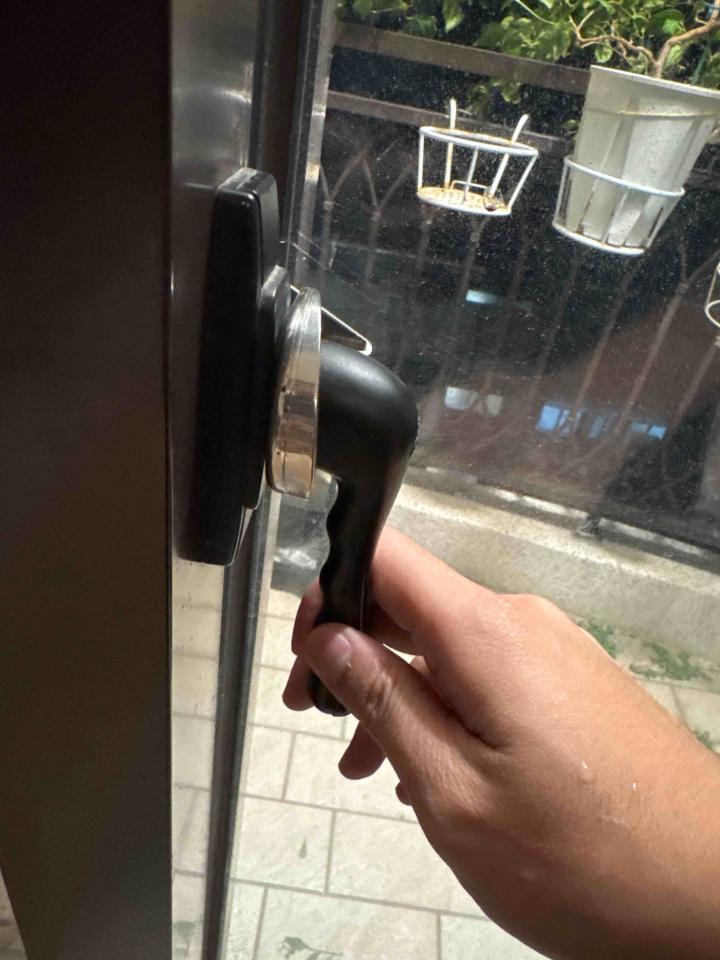 窗戶維修案件圖片