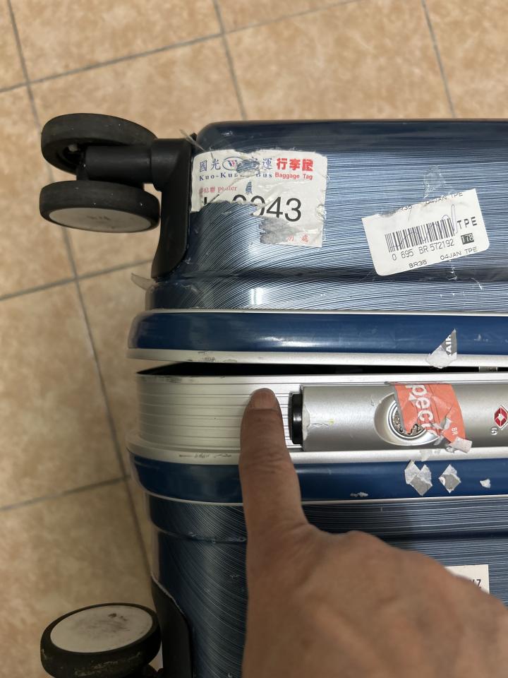 行李箱維修案件圖片