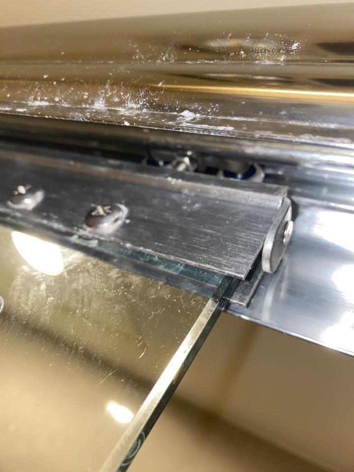 淋浴拉門安裝維修案件圖片