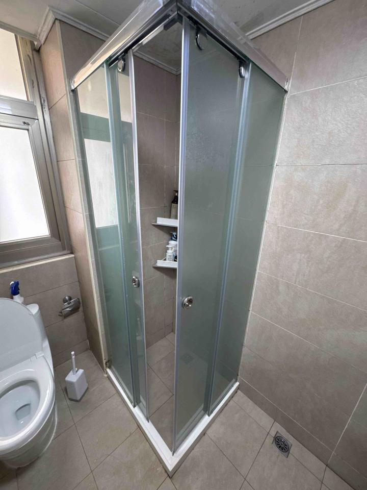 淋浴拉門安裝維修案件圖片