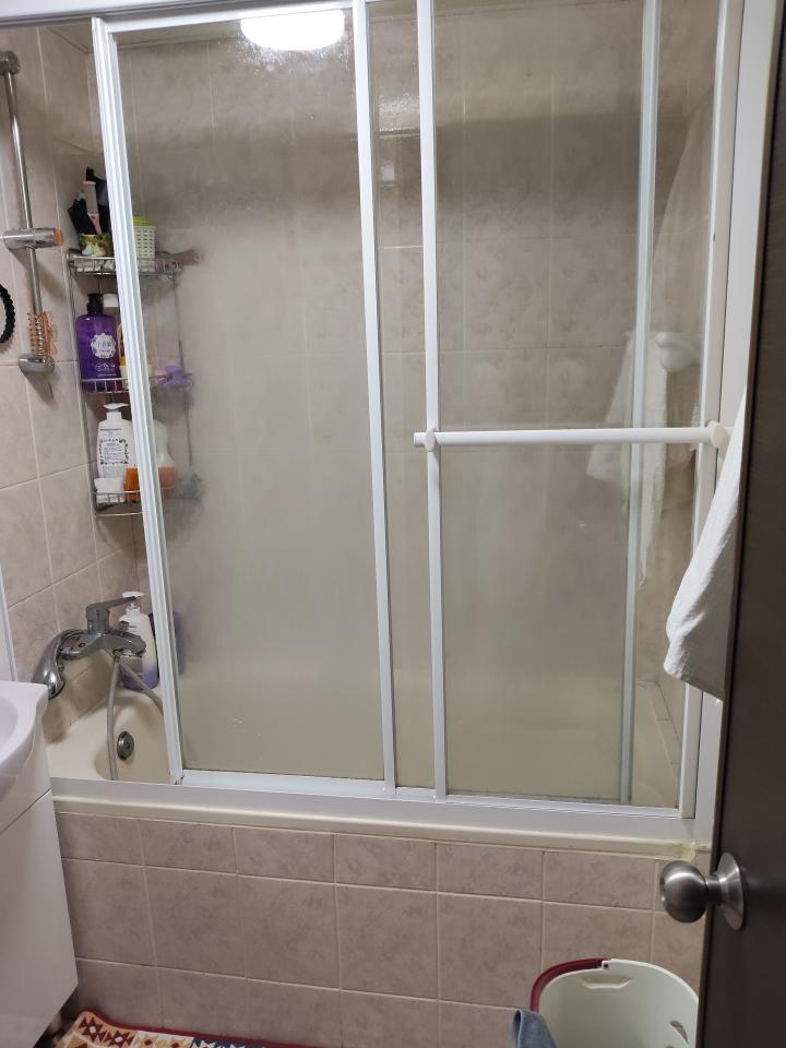 淋浴拉門安裝維修案件圖片