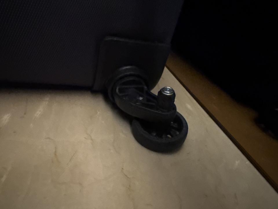 行李箱維修案件圖片