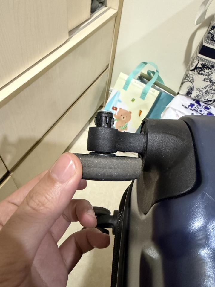 行李箱維修案件圖片