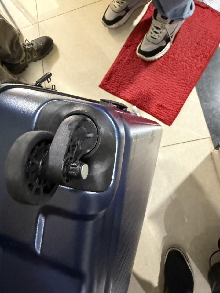 行李箱維修案件圖片