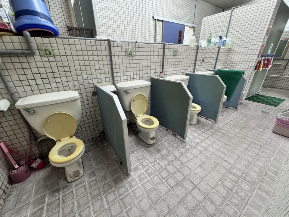 廁所隔間案件圖片