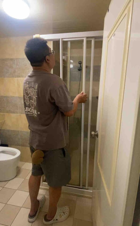 淋浴拉門安裝維修案件圖片