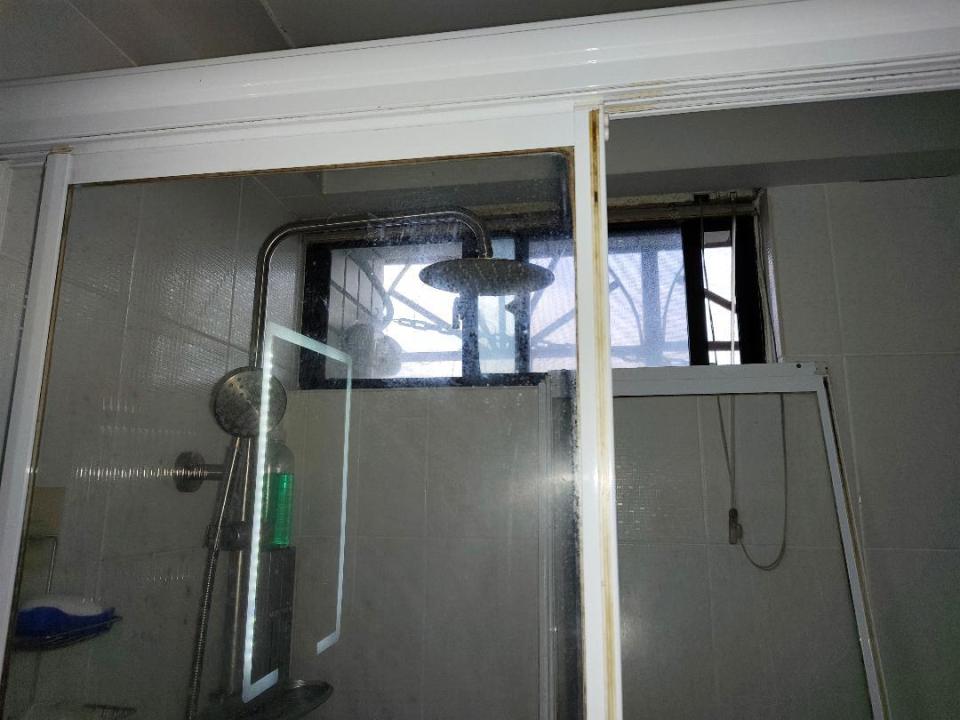 淋浴拉門安裝維修案件圖片