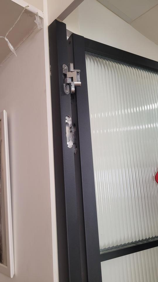 門片維修案件圖片