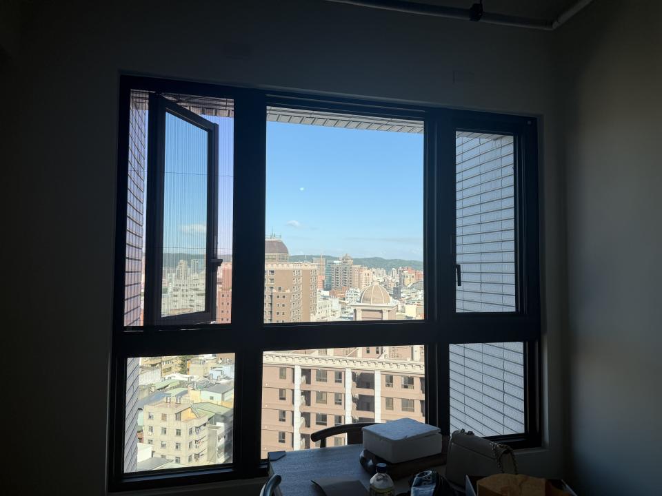 窗簾安裝維修案件圖片