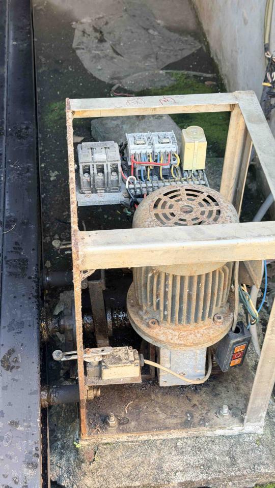 鐵捲門維修案件圖片