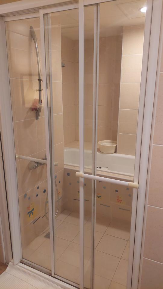 淋浴拉門安裝維修案件圖片