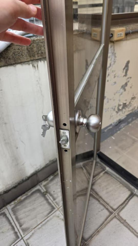 門片維修案件圖片