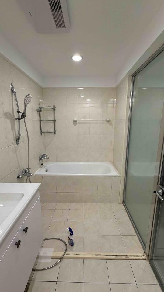 淋浴拉門安裝維修案件圖片