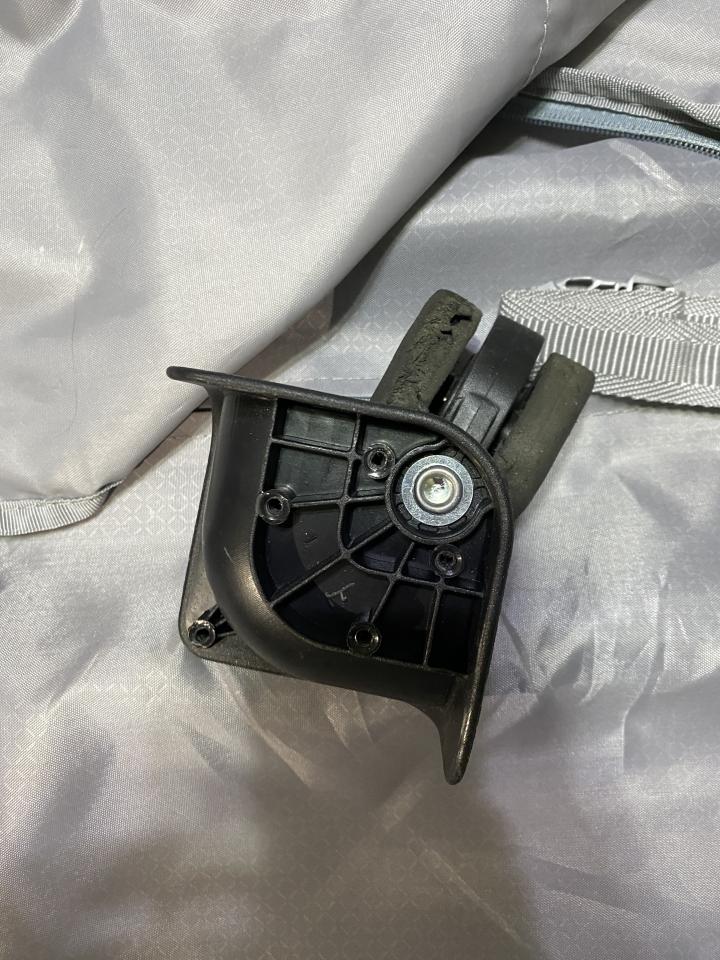 行李箱維修案件圖片